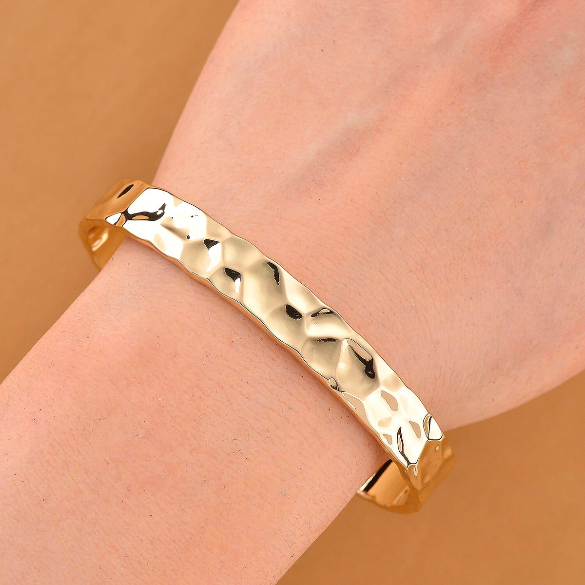 Bangle (Size 7.5) in Gold Colour Tone 8196322 2