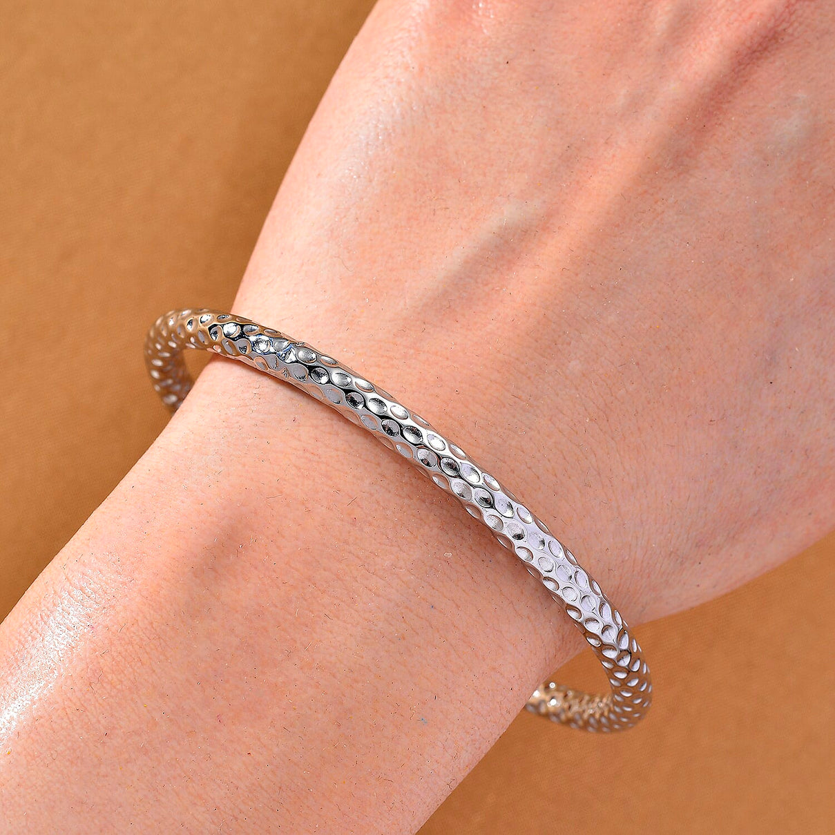 DESIGNER INSPIRED Silver Plated Bangle (8 inch) 8205401 2