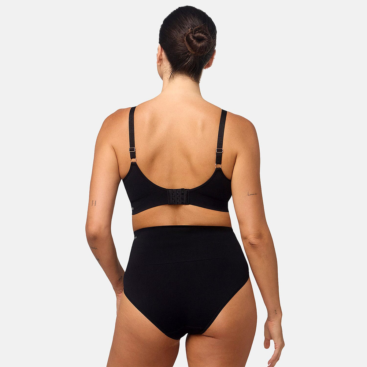 Bella Bodies Pack of 2 - Easyfit Adjustable Quick-Dry Wirefree Travel Bra with Removable Bra Pads (Size M) - Black V32666061 2