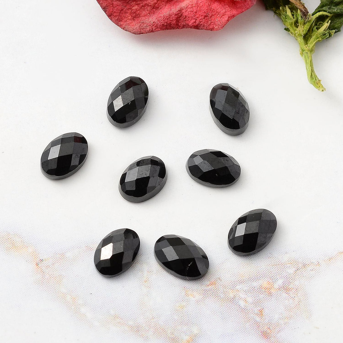 Set of 8 Black Spinel Loose Gemstones in Oval Shape (6x4mm) 7778378 1