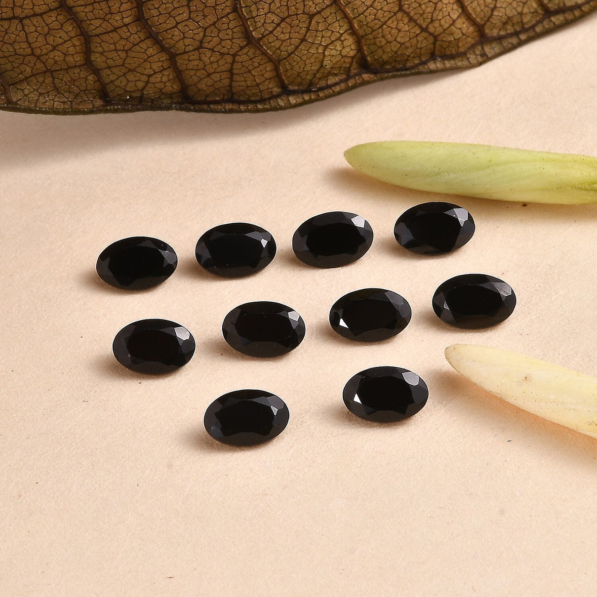 Set of 10 Black Spinel Loose Gemstones in Oval Shape (6x4mm) 7933313 2
