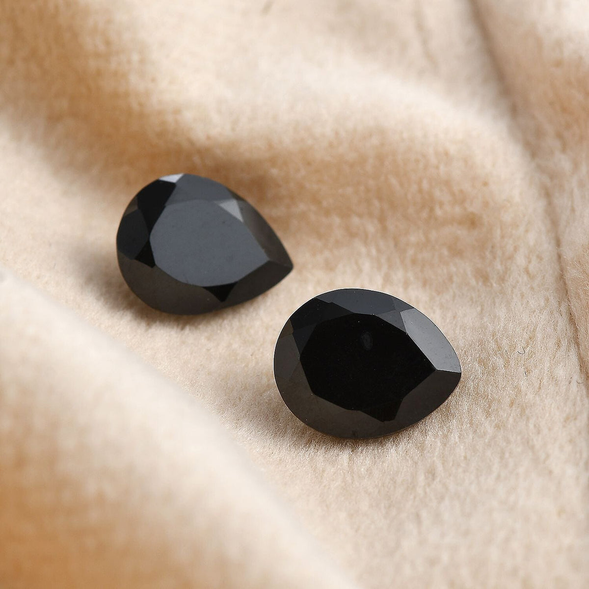 Set of 2 Black Spinel Loose Gemstones in Pear Shape (10x8mm) 7778380 1