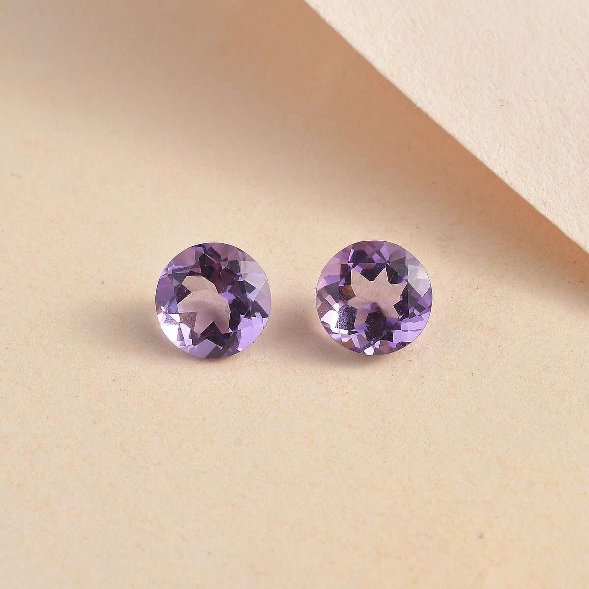 Set of 2 Bolivian Amethyst Loose Gemstones in Round Shape (6mm) 7865183 2