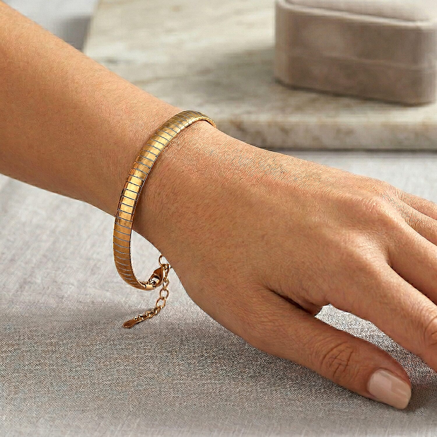 Omega Bracelet with Lobster Clasp (Size - 8+1 Ext) in Yellow Gold Tone V32491228 2
