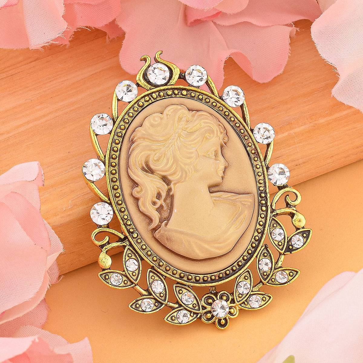 Brown Cameo &amp; White Crystal Brooch in Yellow Gold Tone 10.01 Ct. 7490612 2