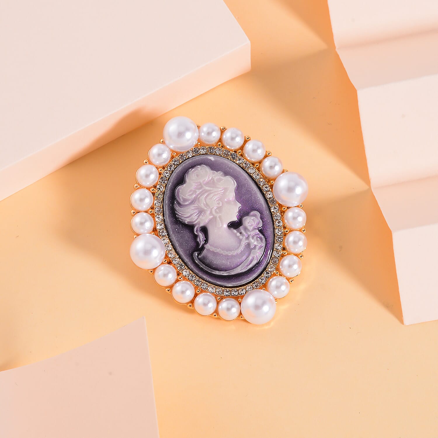 Vintage Cameo Brooch with Pearls and Crystals in Gold Tone 7639824 2