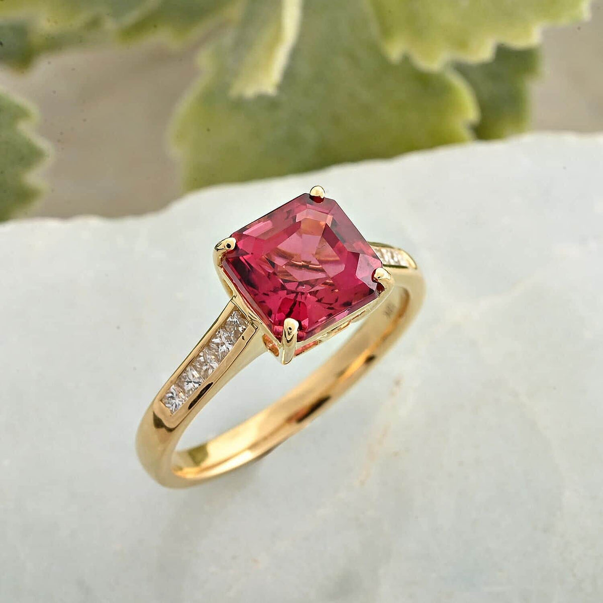 Certified and Appraised Iliana AAA Ouro Fino Rubellite and G-H SI Diamond 1.50 ct Ring in 18K Yellow Gold 7738060 1