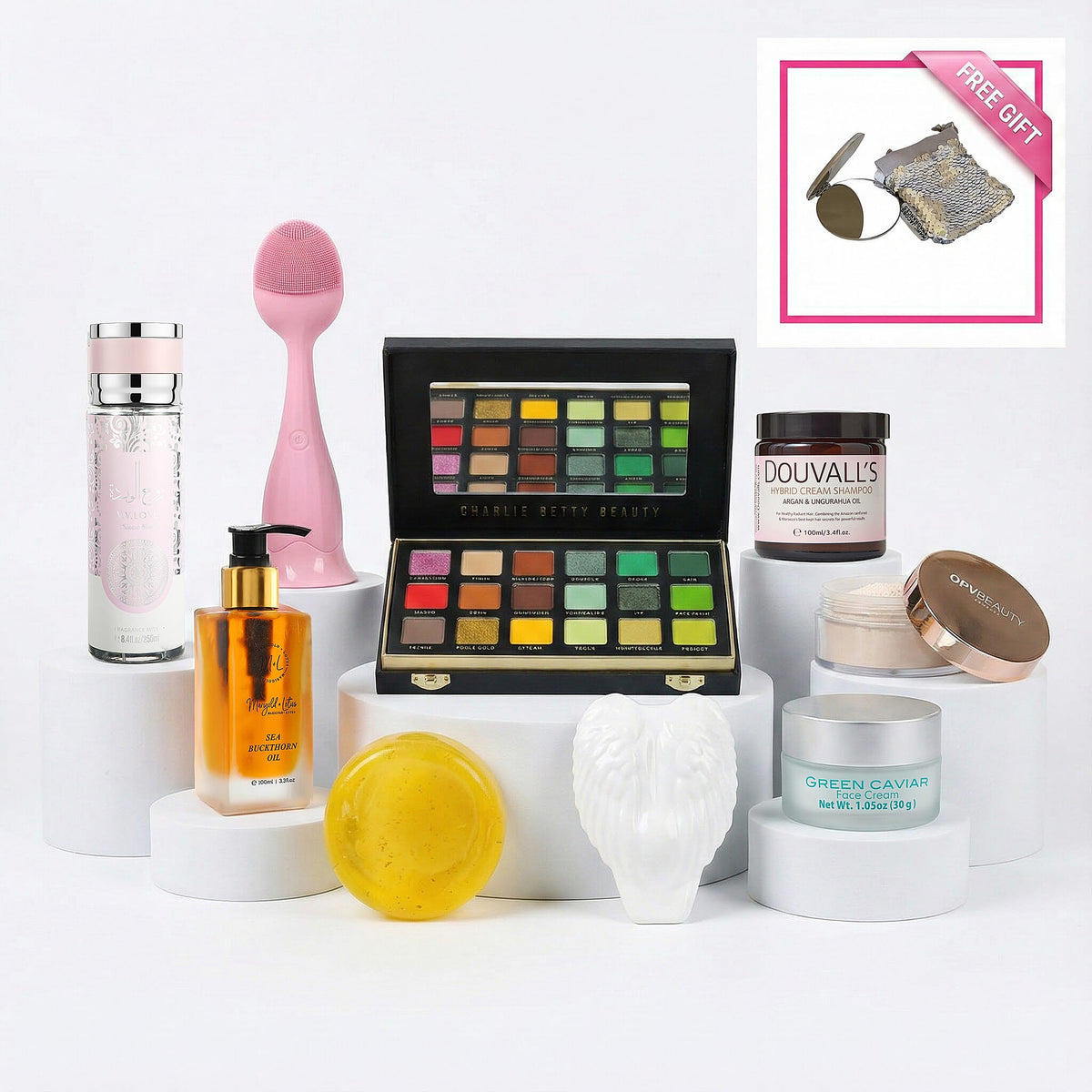 Beauty Gift Box with FREE Marc Jacobs Mirror 8381174 0