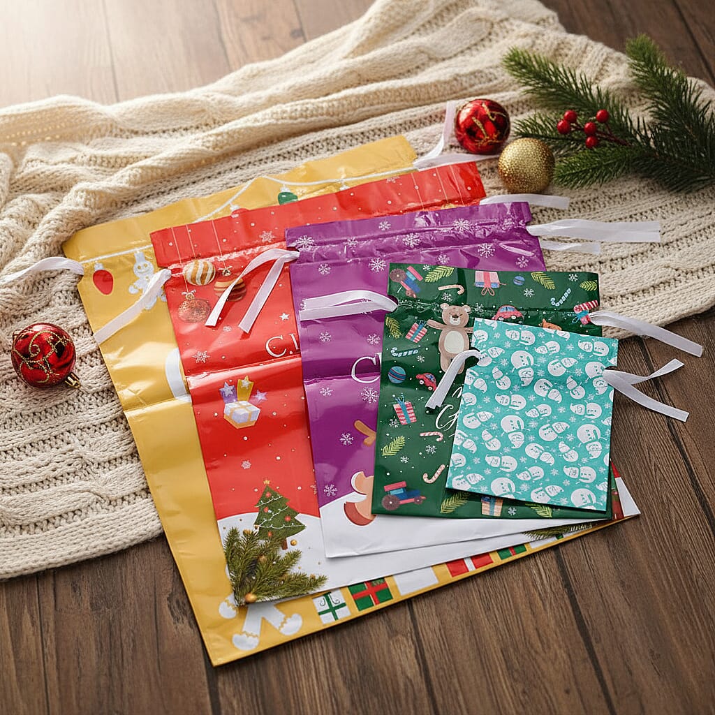 Set of 30 Christmas Drawstring Gift Bags 8212761 2