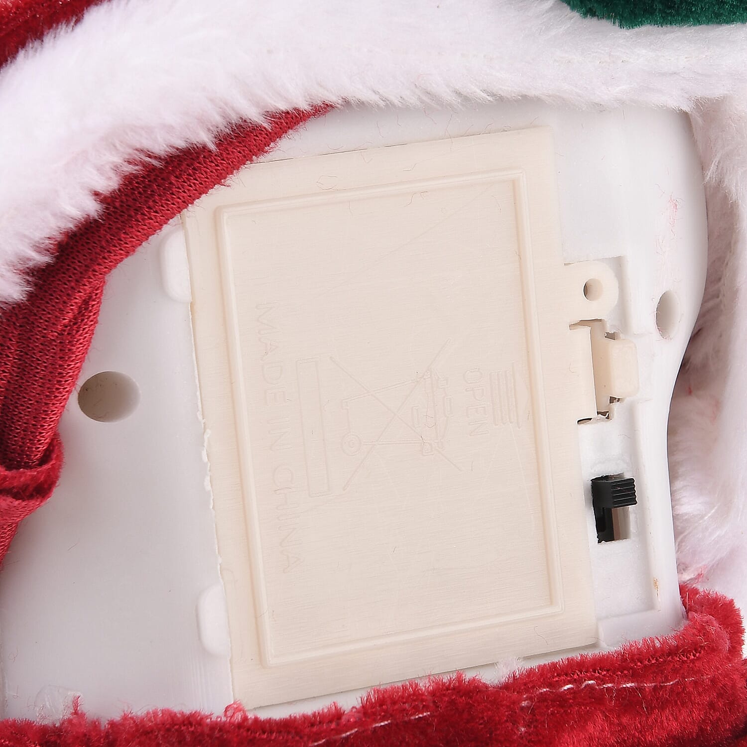 Dancing Santa with moving hips and festive music - Red &amp; White 8217769 7