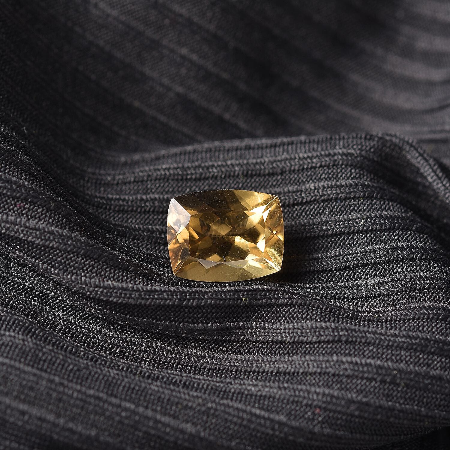 A Citrine Loose Gemstone in Cushion Shape (10x8mm) 2.55 ct. 8025469 1
