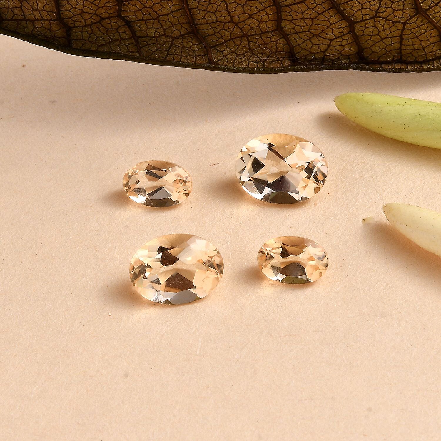 Set of 4 Citrine Loose Gemstones in Oval Shape (mix) 7933316 2
