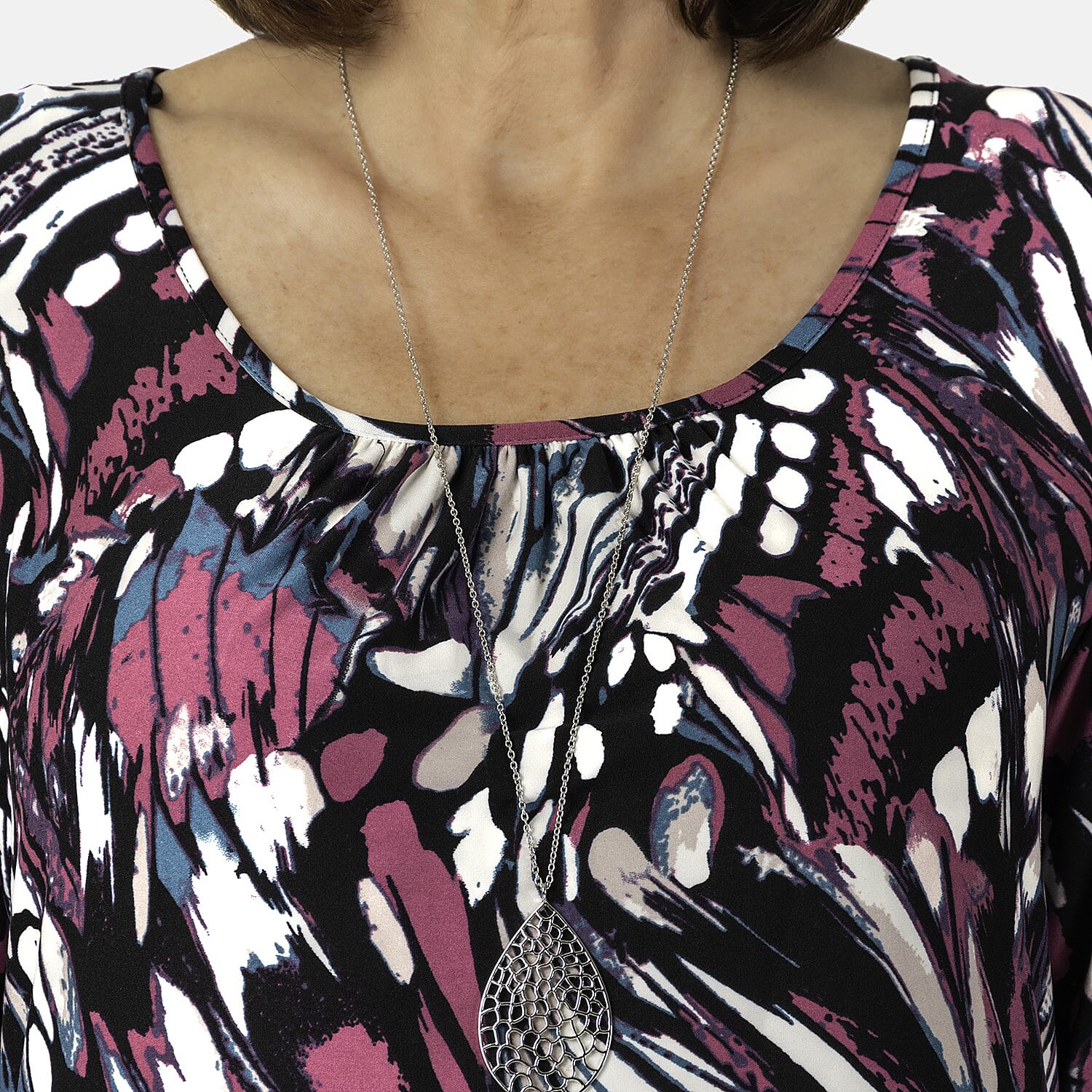 Printed Ladies Top with Necklace 7889840 4