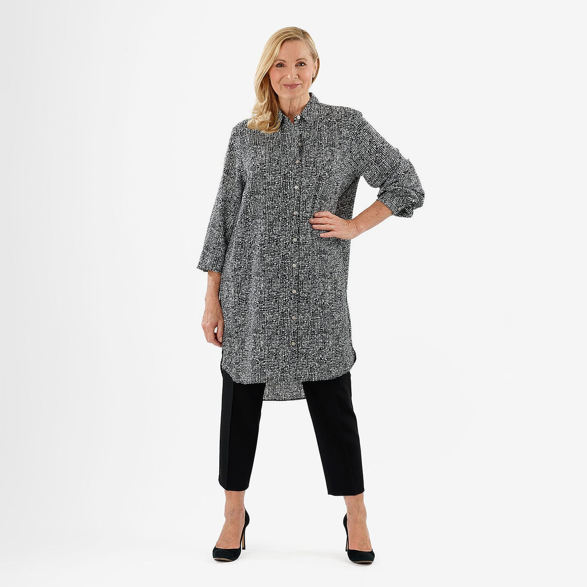 Closeout Deal: Stylish Longline Button-Down Shirt (Size 12) - Black &amp; White V32554224 0