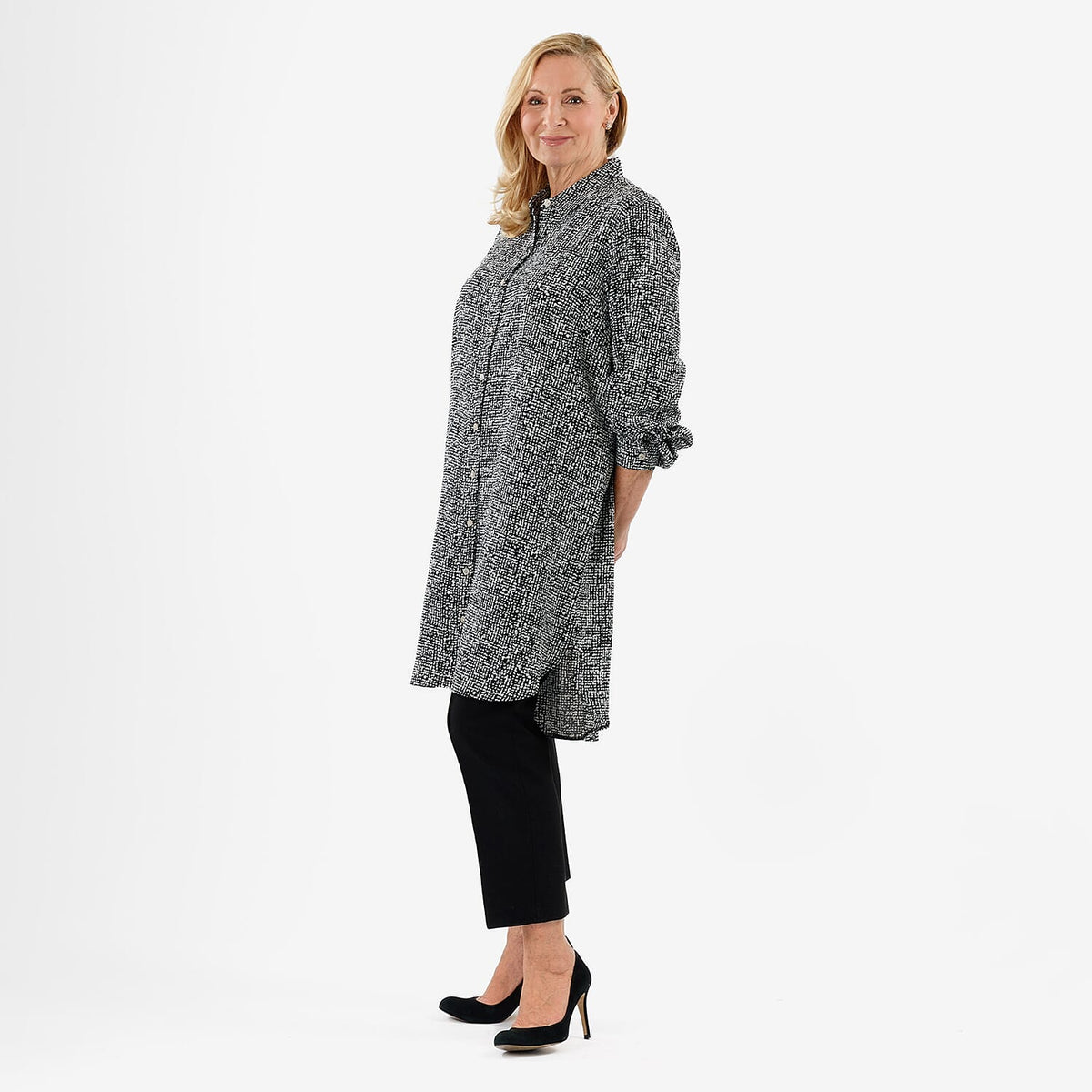 Closeout Deal: Stylish Longline Button-Down Shirt (Size 12) - Black &amp; White V32554224 1