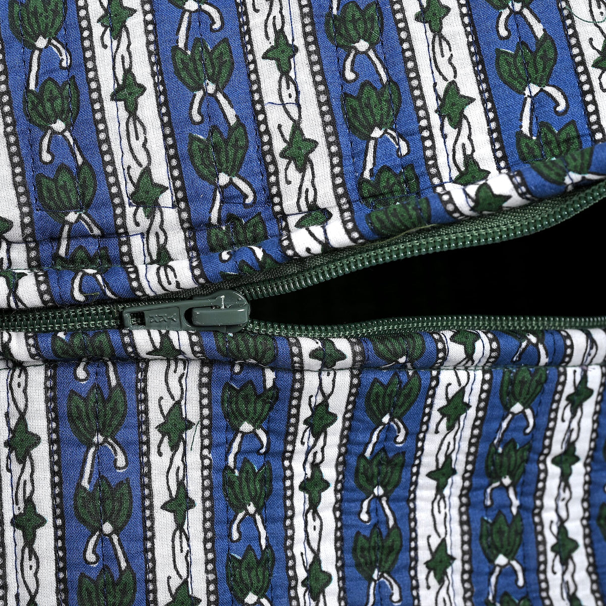 Cotton Quilted Travel Bag with Zipper Closure 8086602 6
