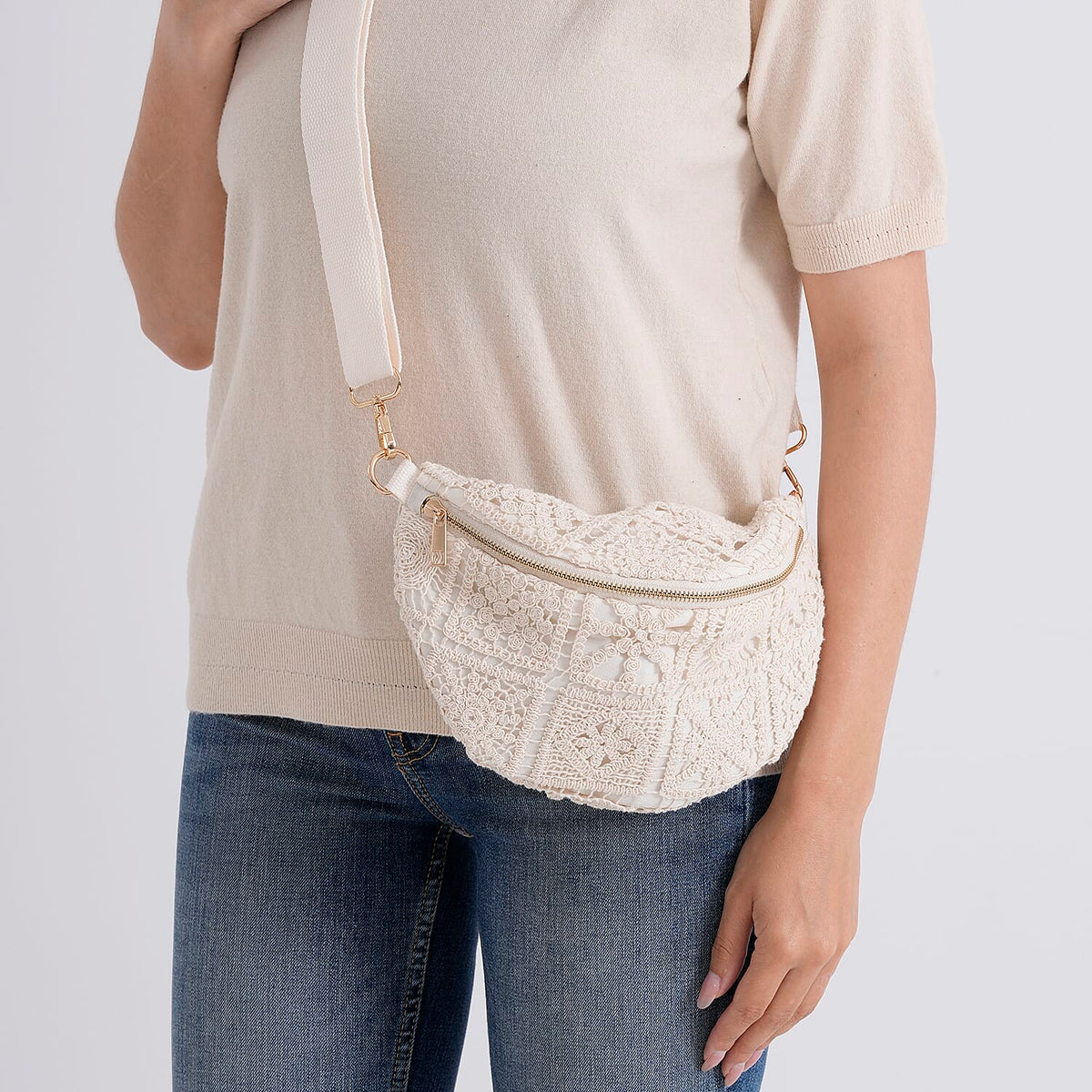 Crochet Crescent Sling Bag with Adjustable Strap - White 8503999 3