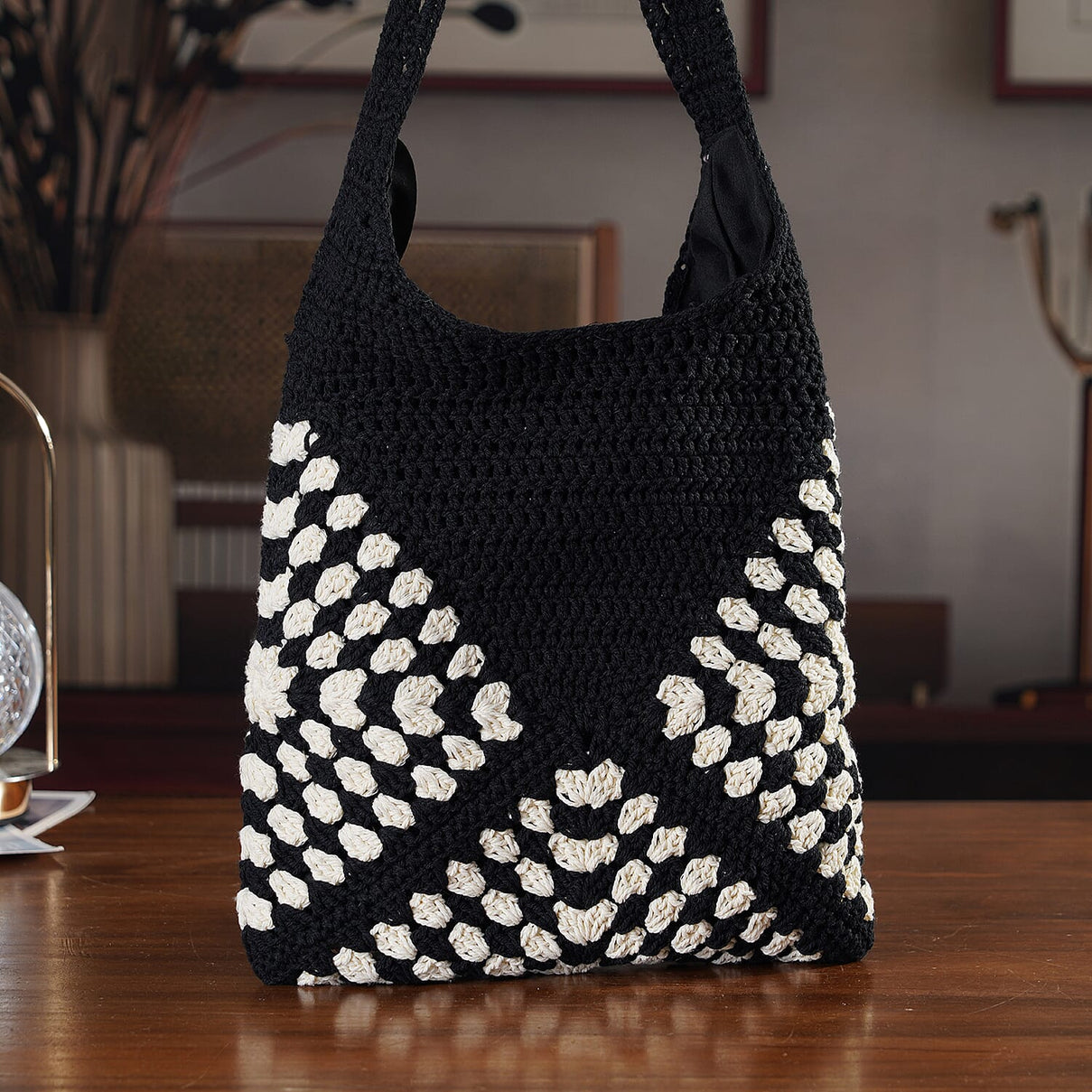 Granny Square Pattern Crochet Slouchy Tote Bag - Black White V32513182 2