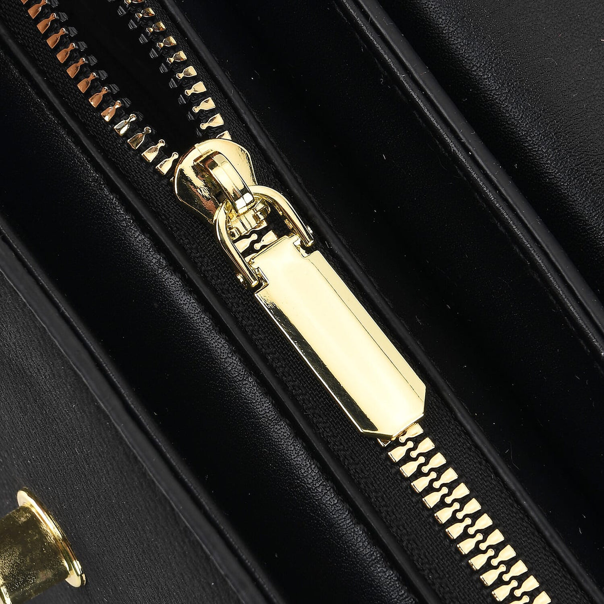 Designer Inspired - Convertible Clutch &amp; Baguette Shoulder Bag with Chain Strap - Black V32537238 8
