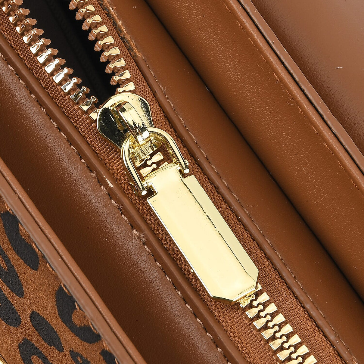 Designer Inspired - Convertible Clutch &amp; Baguette Shoulder Bag with Chain Strap - Light Brown V32523029 8