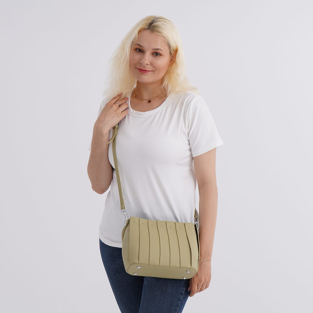 Crossbody Bag with Pleated Design &amp; Top Handle - Green V32512921 2