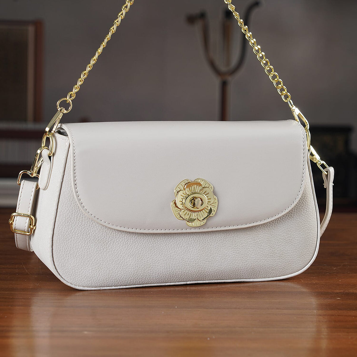 Designer Inspired - Convertible Clutch &amp; Baguette Shoulder Bag with Chain Strap - Off White V32523033 2