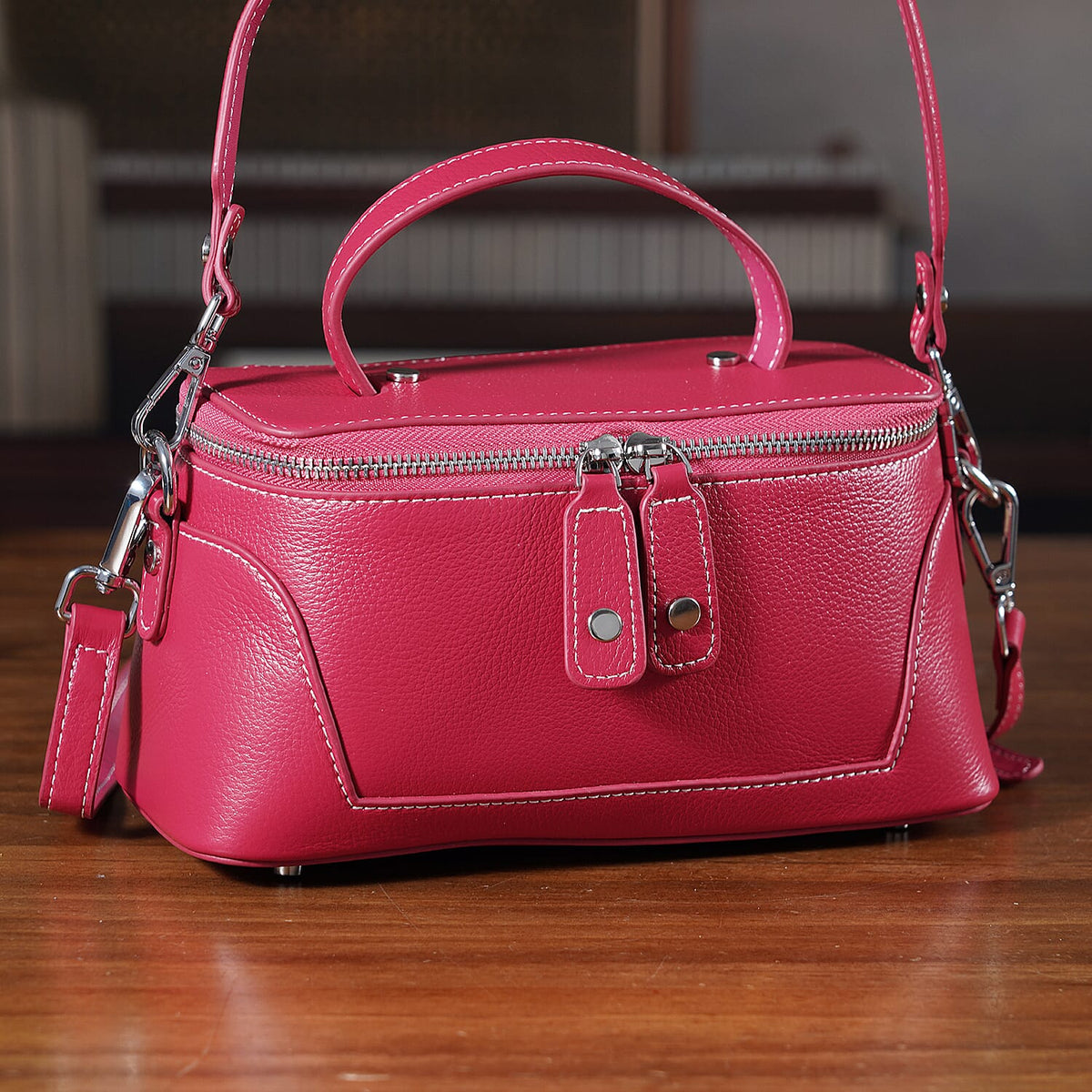 Milan Closeout- Full Grain 100% Genuine Leather Handbag V32614136 2