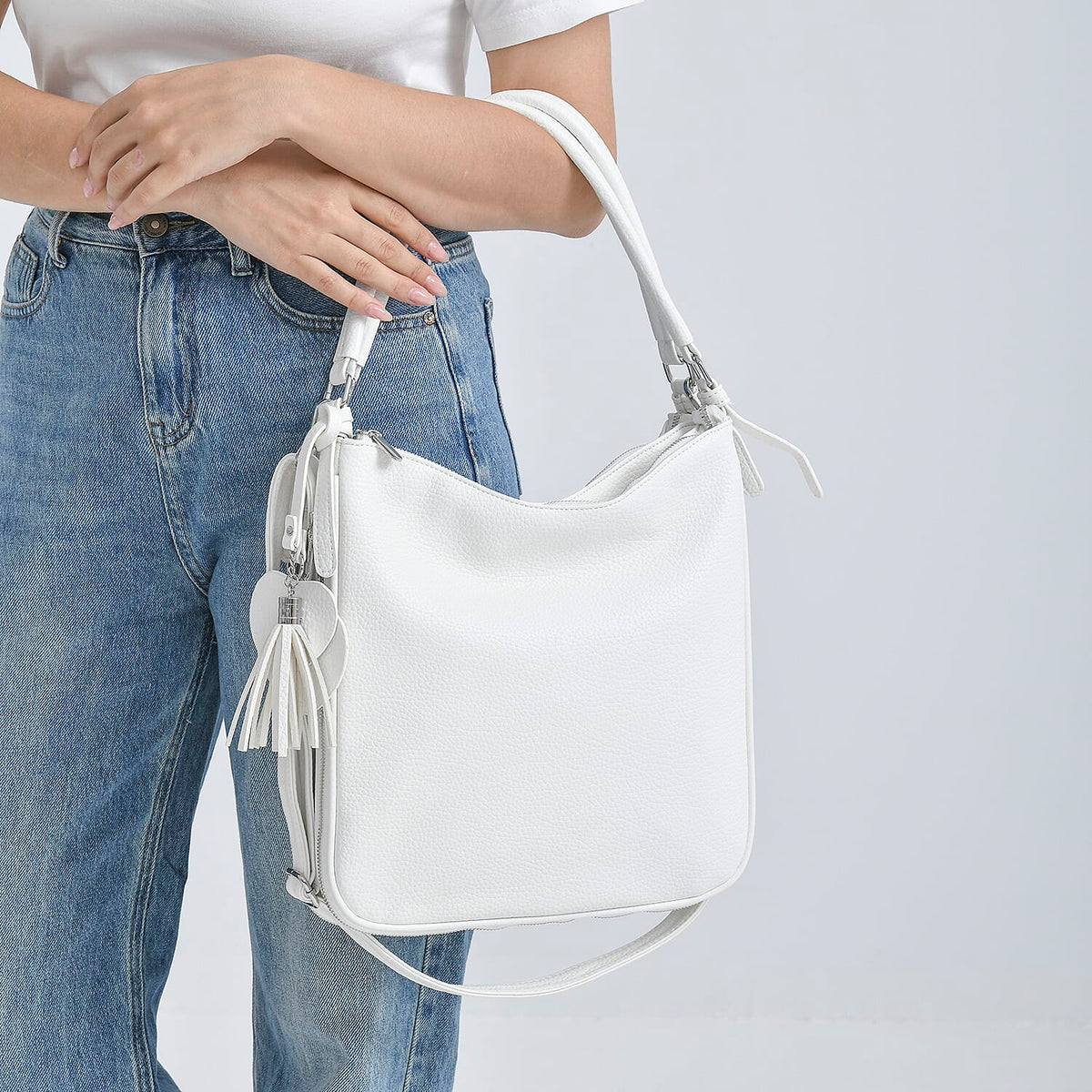 Leatherette Hobo Bag with Heart Charm &amp; Crossbody Strap (125 cm) -  White V32515276 4
