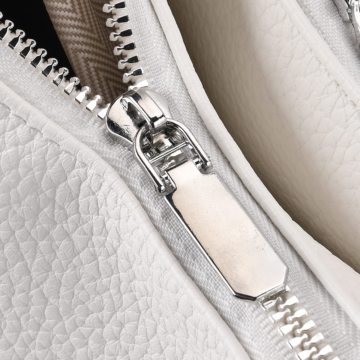 Leatherette Hobo Bag with Heart Charm &amp; Crossbody Strap (125 cm) -  White V32515276 7