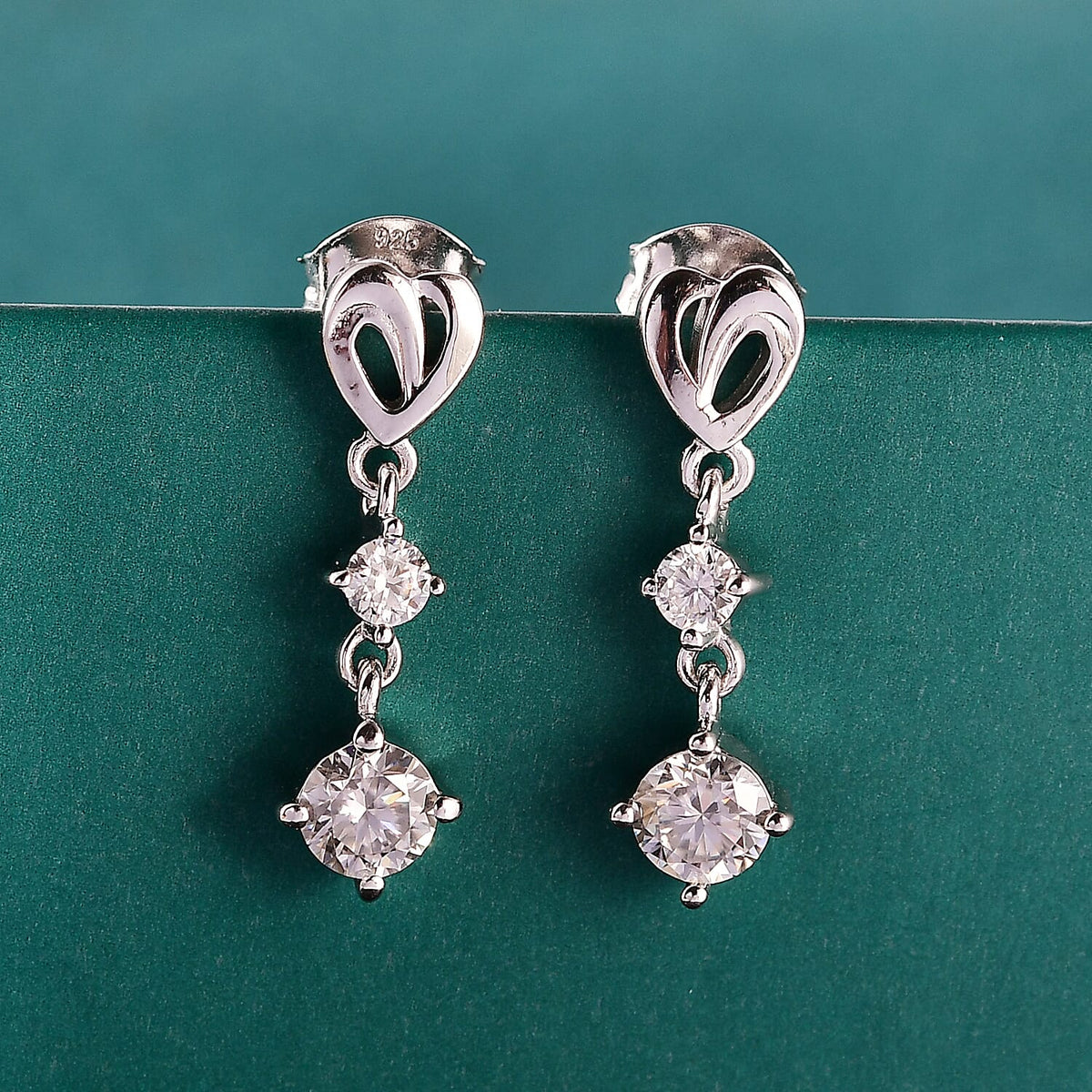 D'Joy Moissanite Dangling Earring in Platinum Overlay Sterling Silver V32666704 2
