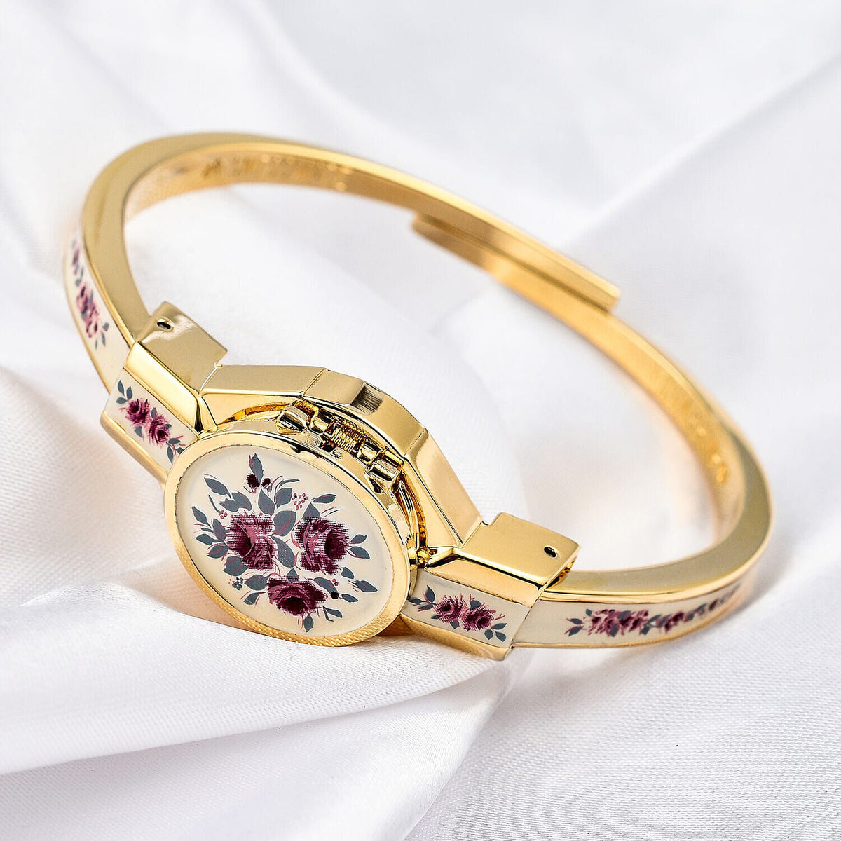 Andre Mouche Swiss Floral Ladies Bangle Watch 7283381 1