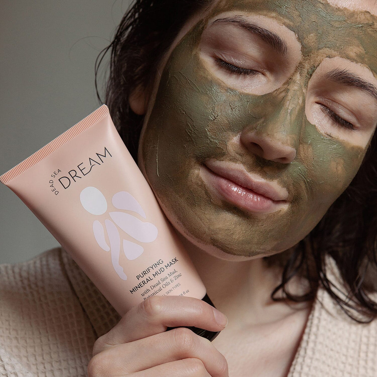 Dead Sea Dream Clear Skin Gift Set (Includes Purifying Mineral Mud Mask 150ml &amp; T-Bar Face Massager) 8102293 2