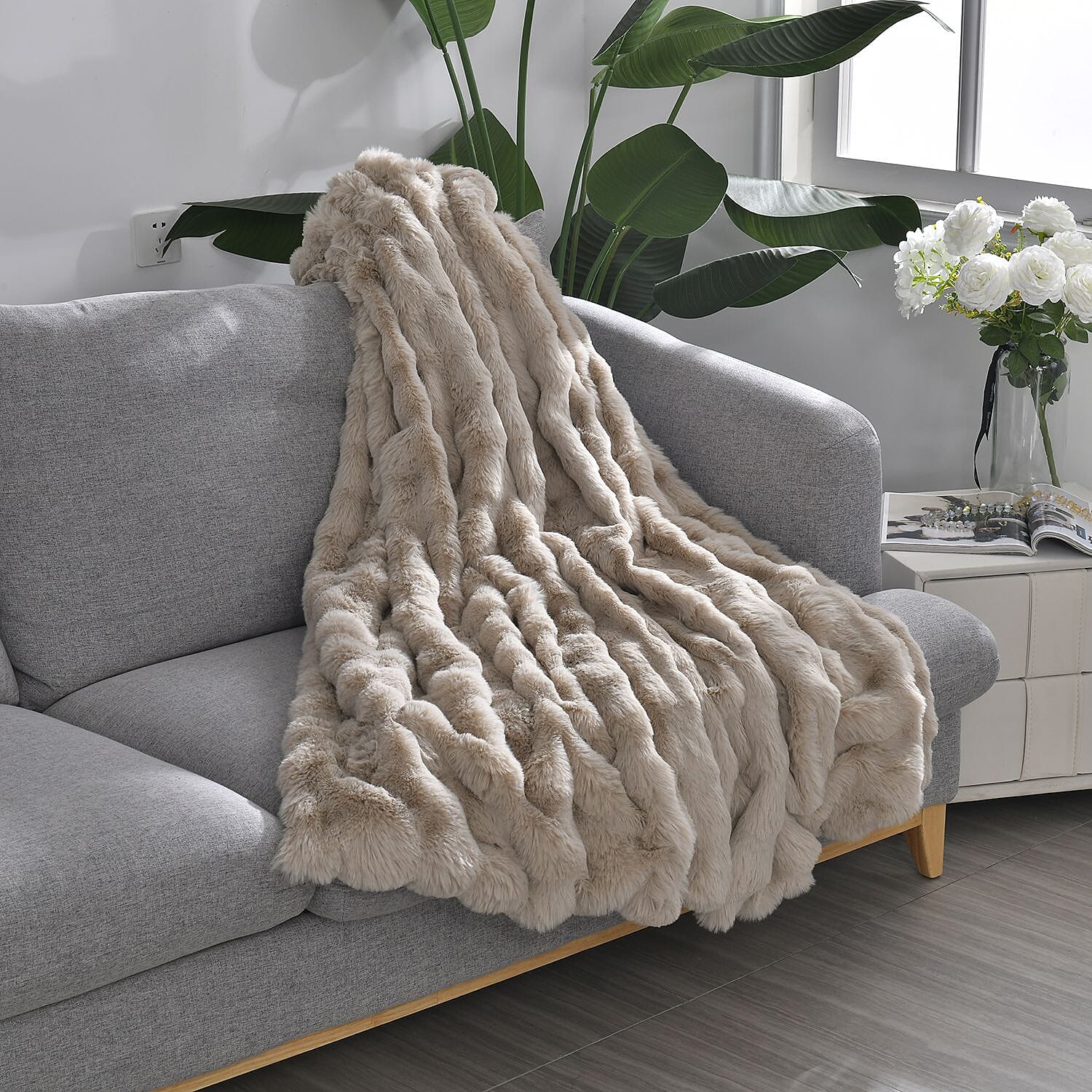 Deluxe Range- 700GSM Super Soft Rabbit Faux Fur Double Layer Blanket 7551516 0