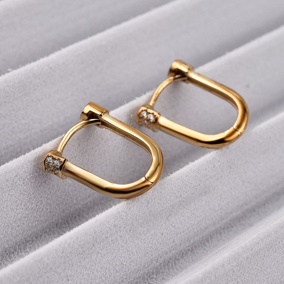 Las Vegas Closeout Deal - 9K Yellow Gold Earrings 7383437 1