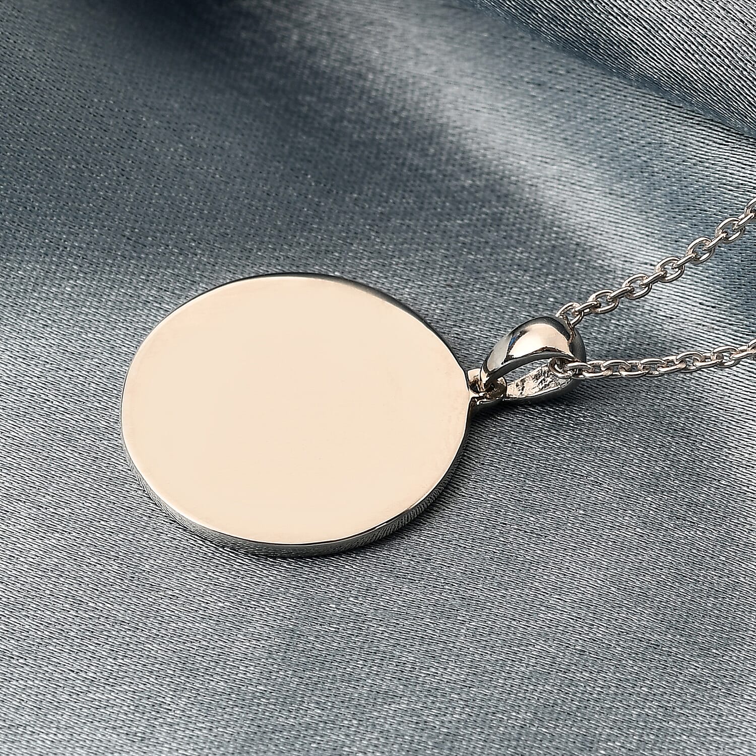 Disc Pendant with Chain (Size 18) in Platinum Plated Sterling SilverÂ  3705837 2