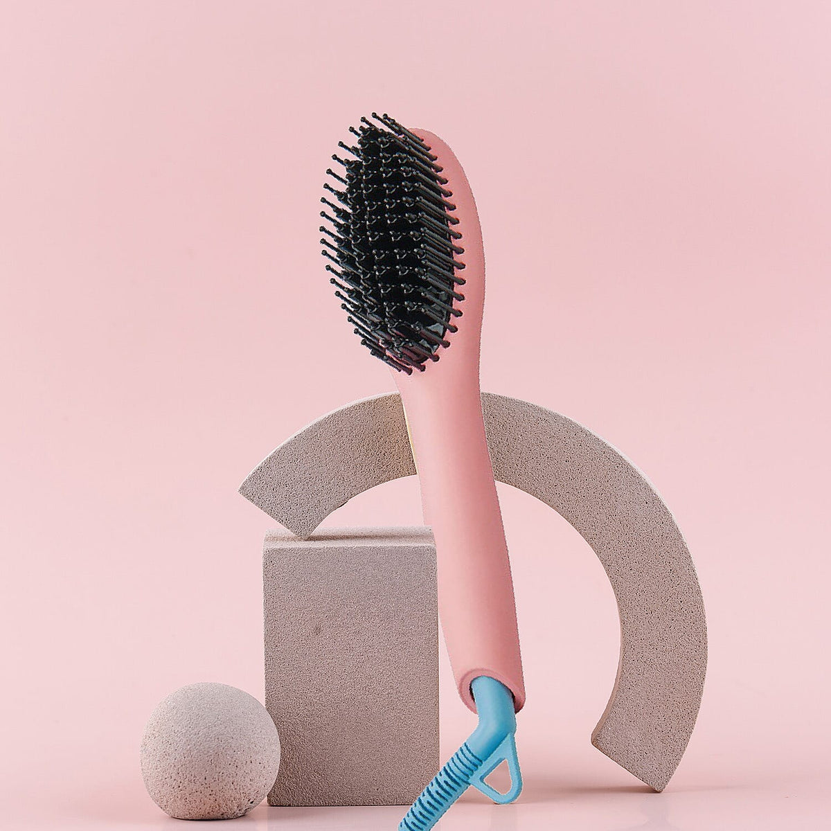 Drew Barrymore - Flower Ionic Ceramic Straightening Brush 7690341 2