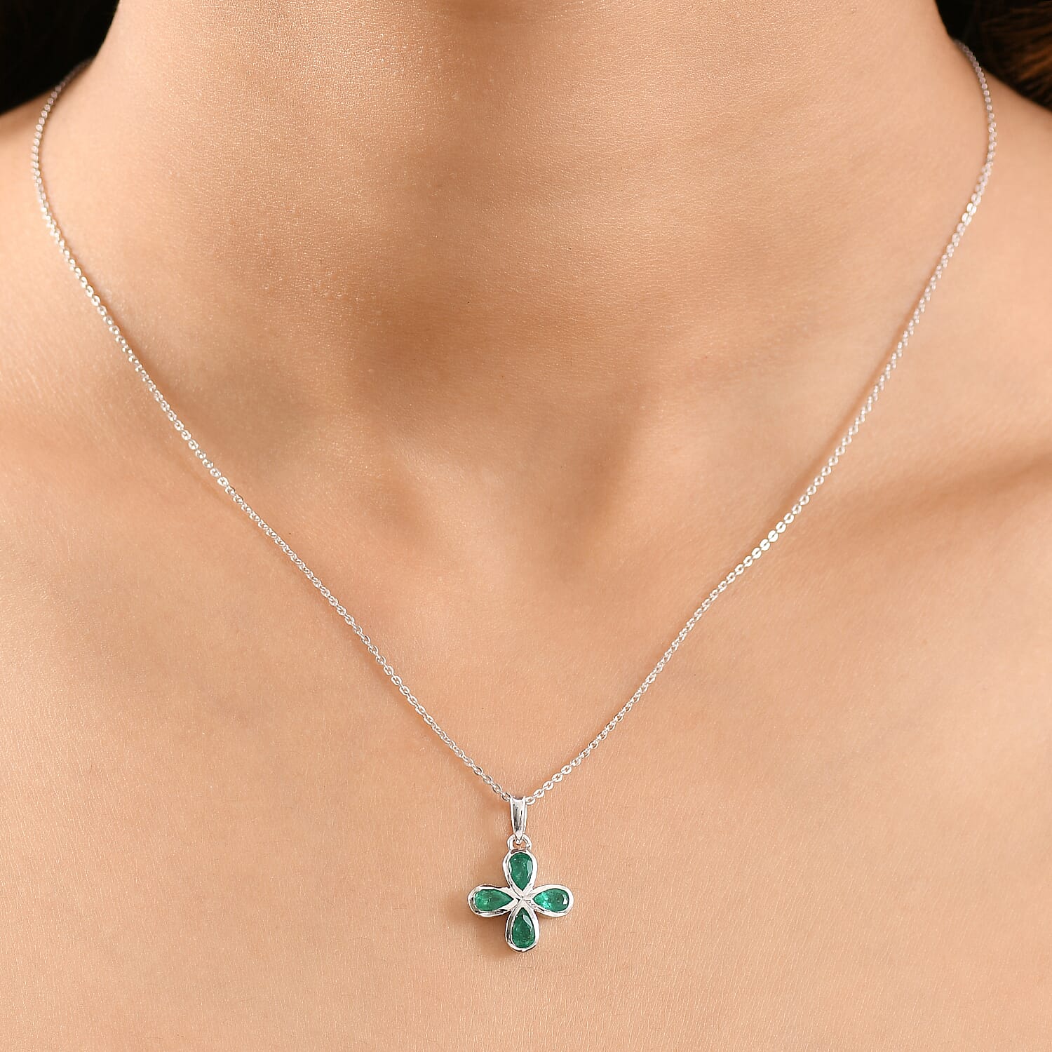 AAA Gemfields Emerald Pendant with Chain (Size 20) in Rhodium Overlay Sterling Silver 0.77 Ct. 4370276 2