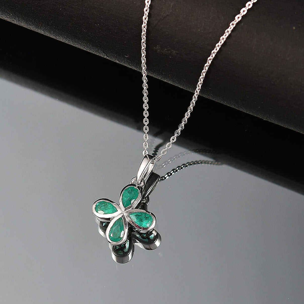 AAA Gemfields Emerald Pendant with Chain (Size 20) in Rhodium Overlay Sterling Silver 0.77 Ct. 4370276 3