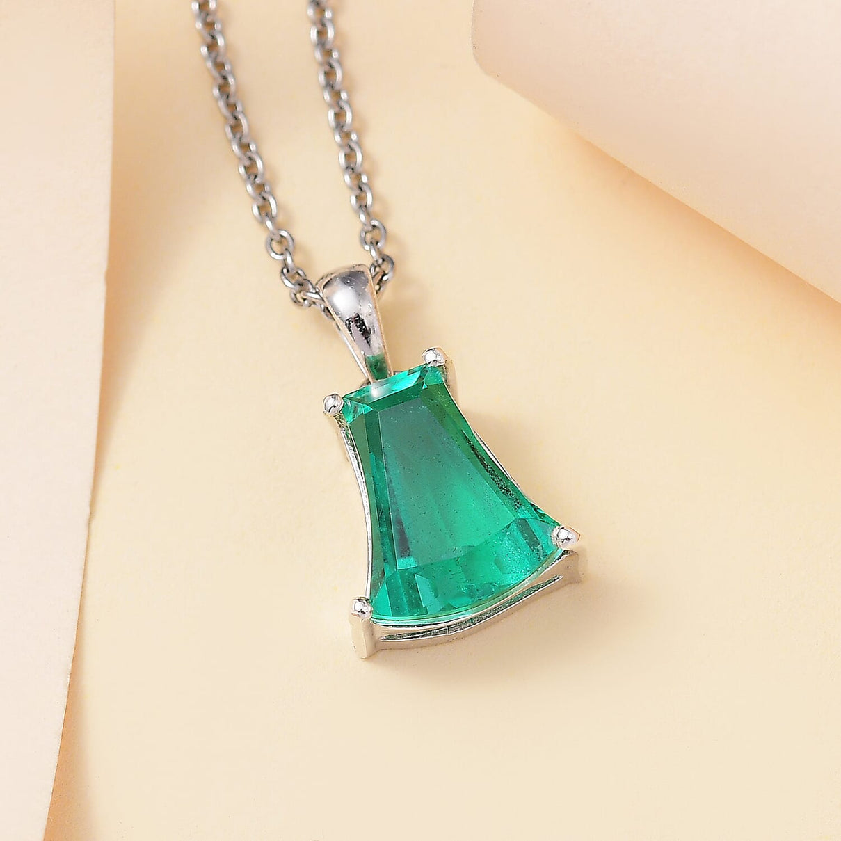 Emeraldine  Quartz Solitaire Pendant in Platinum Overlay Sterling Silver 5.00 Ct. 4300022 2
