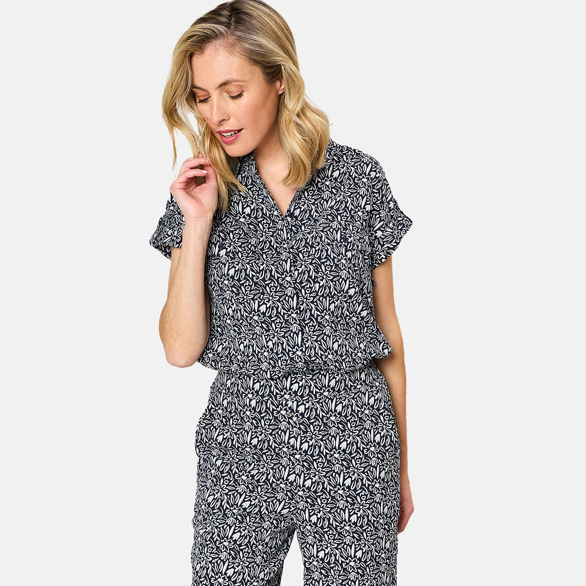 Emreco Roll Sleeve Relaxed Fit Print Blouse 7792900 2
