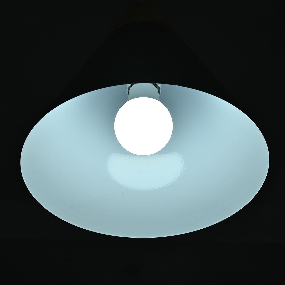 Set of 10 E27 Energy Efficient 7W LED Bulbs (Screw) - Cool White 7591410 1