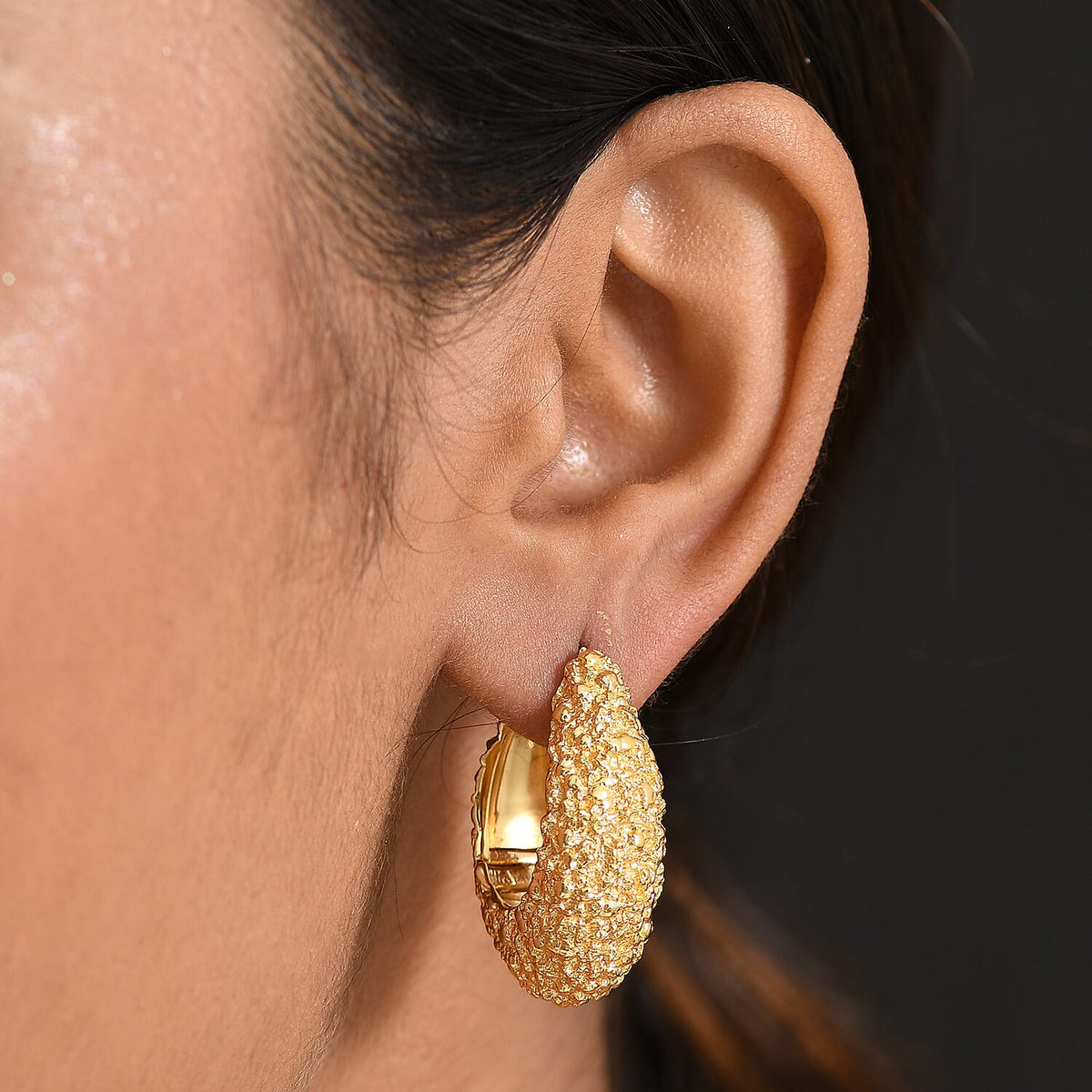 Designer Inspired Close Out Deal - Hoop Earrings in Yellow Gold Plated 8216008 3