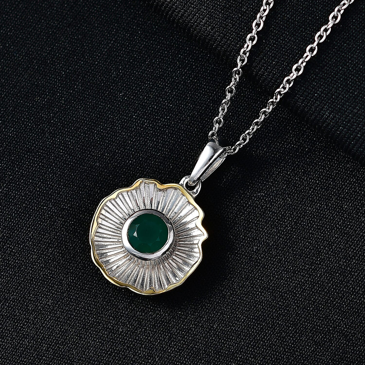 EverTrue - Green Onyx Solitaire Sunburst Pendant with Chain (Size 20) in Yellow Pen Plating V32512780 3