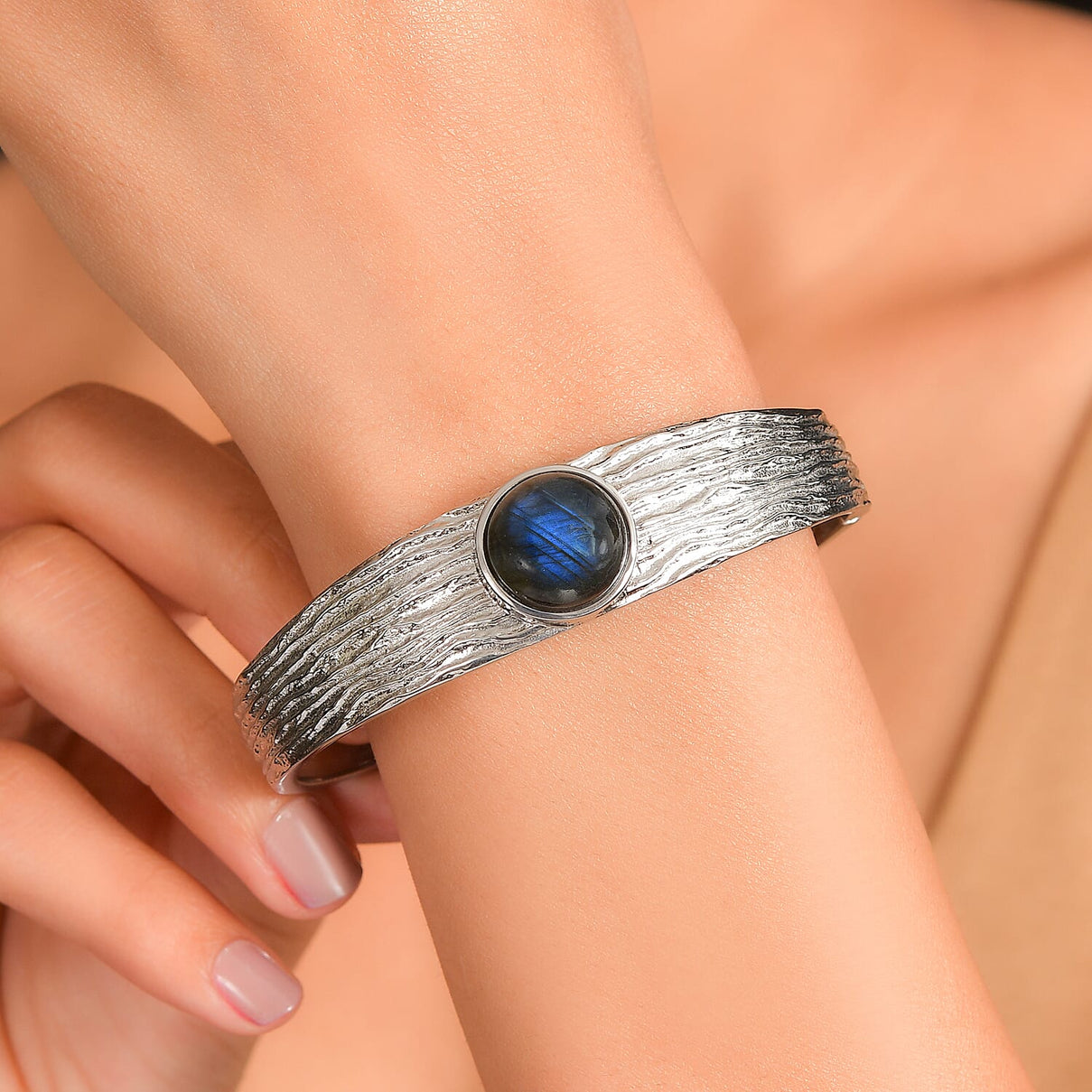 EverTrue Labradorite Cuff Bangle (Size - 7.5) 11.66 Ct. V32373747 2