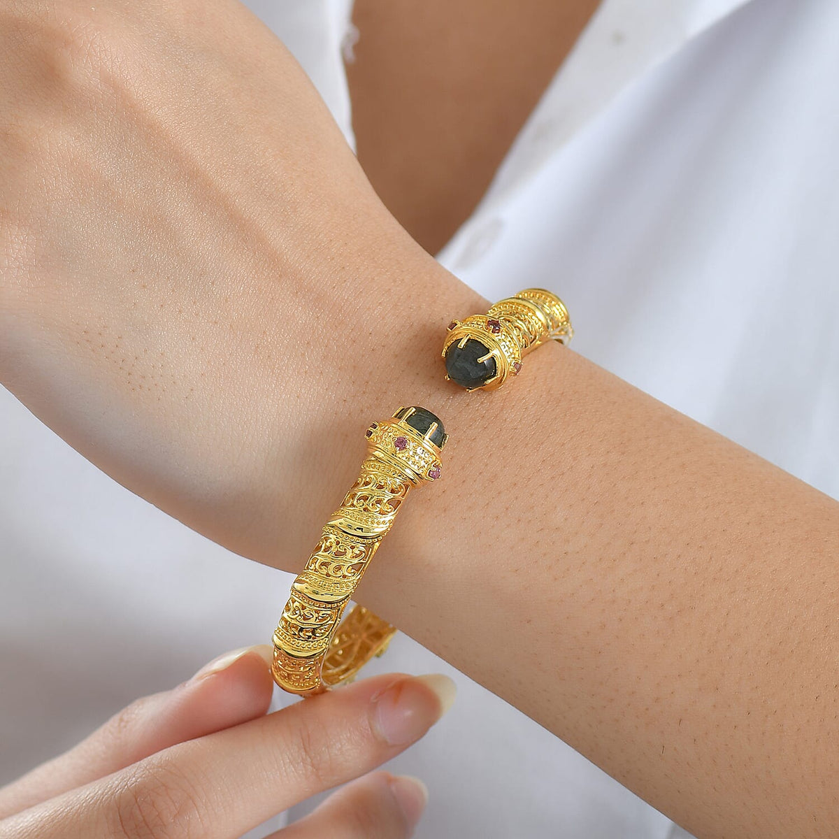 EverTrue Labradorite, Orissa Rose Garnet Cuff Bangle (Size - 7.5) in Yellow Gold Plated 5.25 Ct. V32514425 3