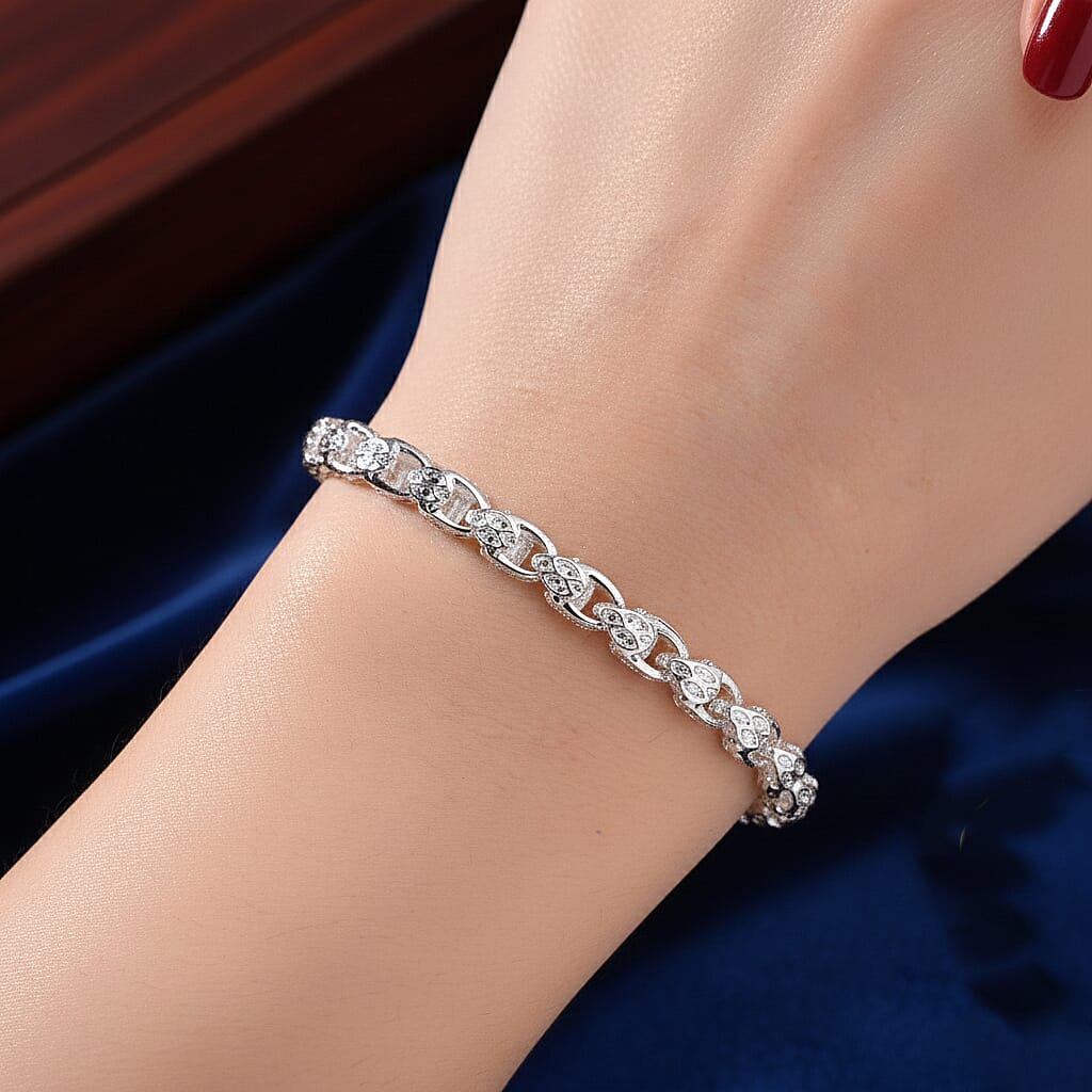 Designer Inspired Link Chain Bracelet (Size - 7.5) with Lobster Clasp in Silver Tone V32350863 3