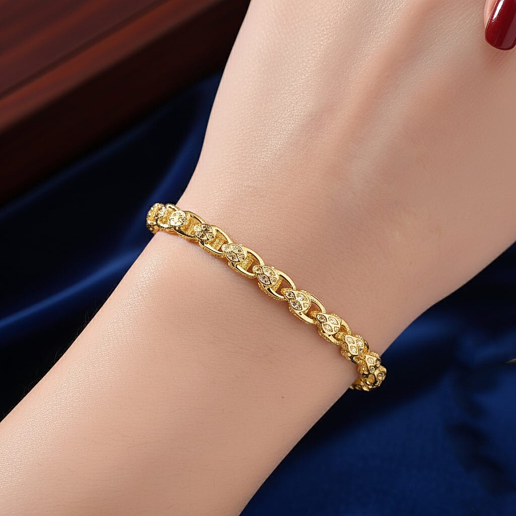 Designer Inspired Link Chain Bracelet (Size - 7.5) with Lobster Clasp in Yellow Gold Tone V32351395 3
