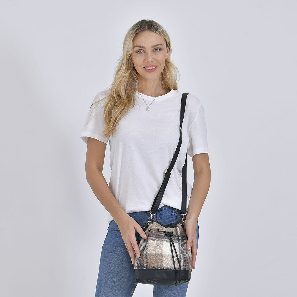 Crossbody Checkered Bucket Bag (Size 22x18x25 cm) - Black & Beige