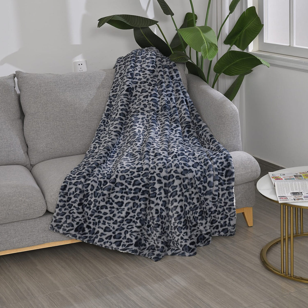 Faux Rabbit Fur Leopard Blanket 7797173 4