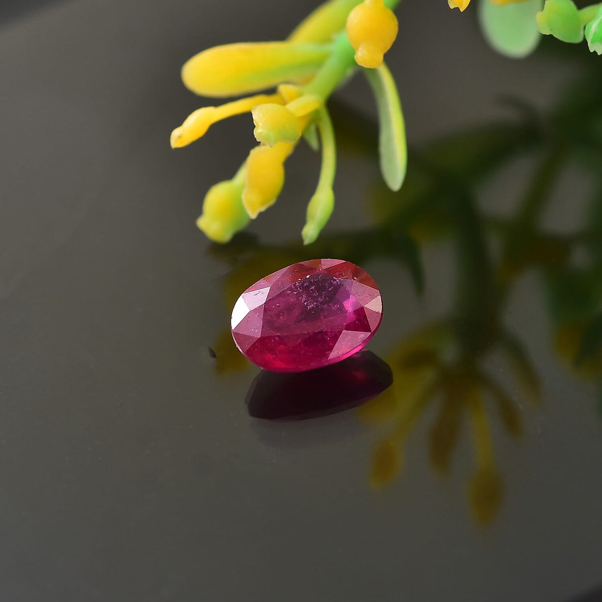 1.48 Ct. Fissure Filled Ruby Loose Gemstone in Oval Shape 8062396 1